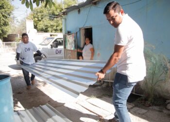 Sistema DIF Tamaulipas entrega 500 láminas a familias de Jaumave