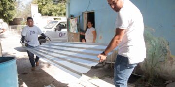 Sistema DIF Tamaulipas entrega 500 láminas a familias de Jaumave