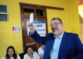 Bernardo Arévalo gana la presidencia de Guatemala
