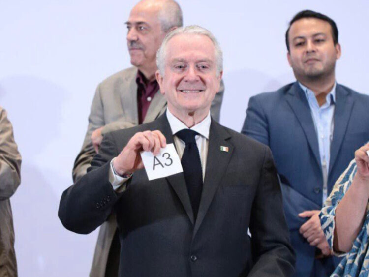 Santiago Creel se baja de la contienda interna del Frente Amplio por México