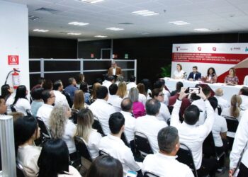 Secretaría del Trabajo e ITACE firman convenio para capacitar a operadores de camión quinta rueda