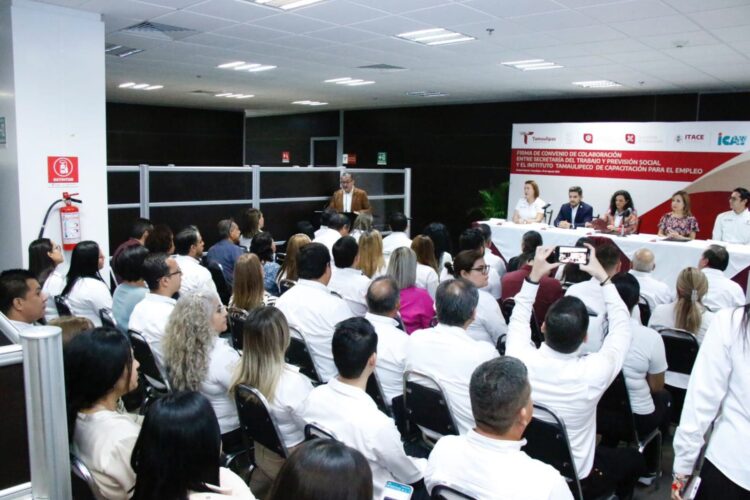 Secretaría del Trabajo e ITACE firman convenio para capacitar a operadores de camión quinta rueda