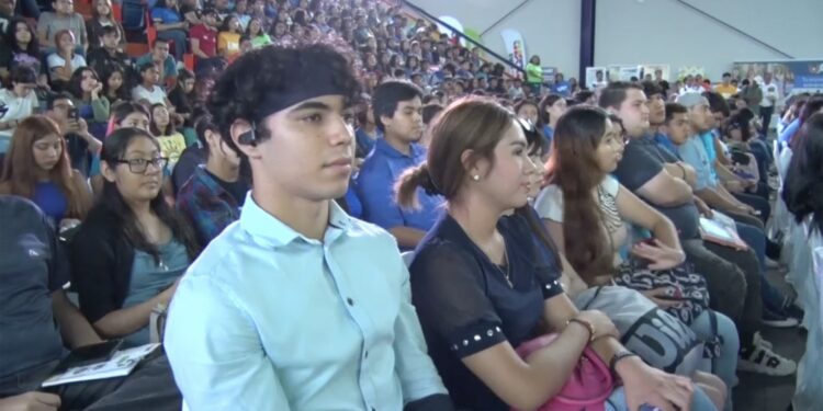 “Vida UAT dará a universitarios nuevas herramientas para lograr sus sueños”: rector