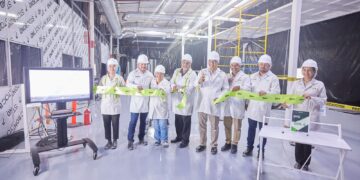 Inaugura Américo Villarreal proyecto en planta Valeo de Río Bravo