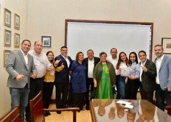 Beatriz y Xóchitl plantean sus visiones en política exterior para México