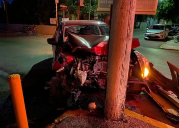 Un herido en accidente provocado por paso de alto