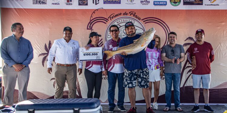 Participan familias de varios estados en Torneo de Pesca Bicentenario en Matamoros