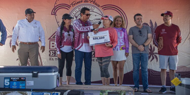 Participan familias de varios estados en Torneo de Pesca Bicentenario en Matamoros