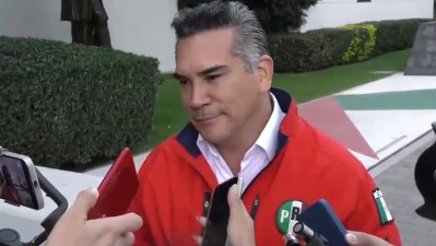 Alejandro Moreno anticipa declinación de Beatriz por Xóchitl el miércoles