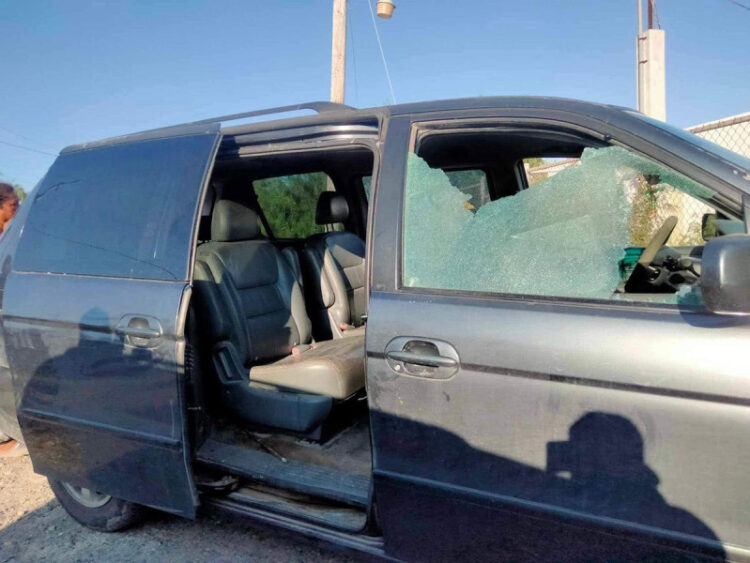 Bala perdida termina en la cabeza de una mujer durante enfrentamiento en Tamaulipas