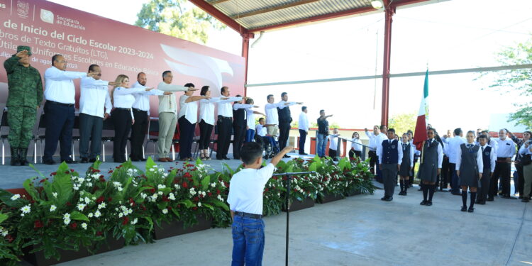 Tamaulipas participa con el presidente López Obrador en ceremonia del nuevo ciclo escolar