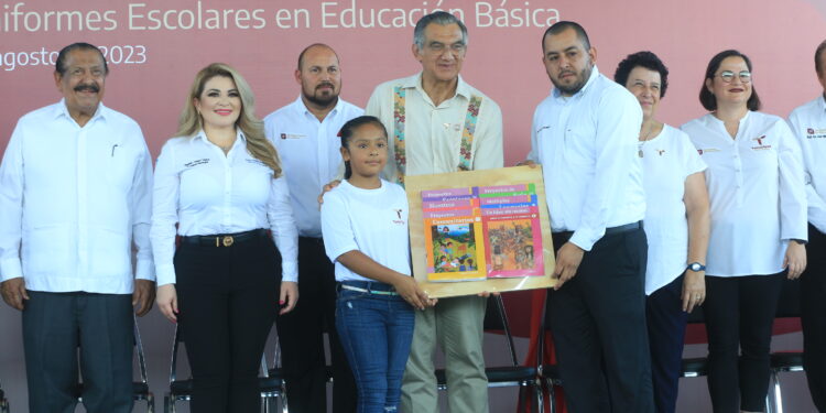 Tamaulipas participa con el presidente López Obrador en ceremonia del nuevo ciclo escolar