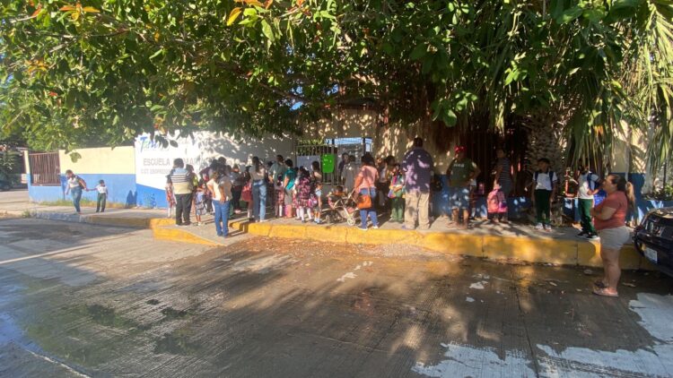 Padres cierra escuela en Col. Las Brisas por falta de maestro y director