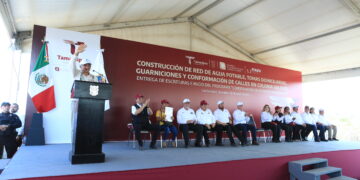 Lleva Américo Villarreal obras y apoyos a habitantes del Valle de San Fernando