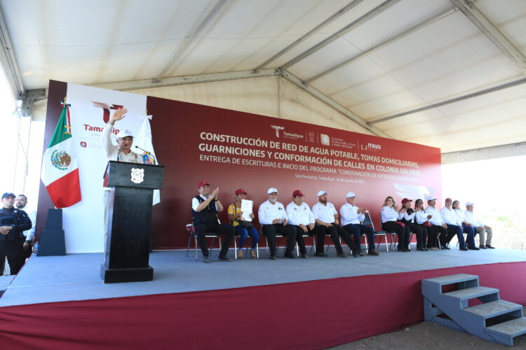 Lleva Américo Villarreal obras y apoyos a habitantes del Valle de San Fernando