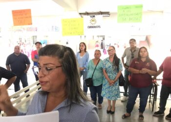 Maestros desconocen con paro a Director de Secundaria Técnica 54 de la Col. Libertad