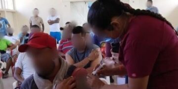 Aplican refuerzo de vacuna contra COVID-19 en CEDES Reynosa