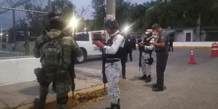 Quitan a reos de Victoria “lujos” y armas