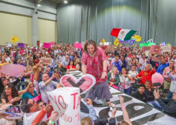 Xóchitl Gálvez no pudo contener las lágrimas al enterarse del respaldo del PRI