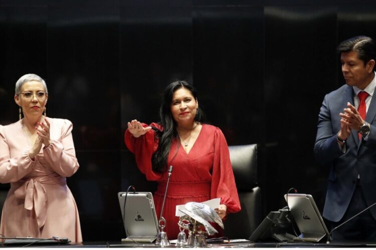 Asume Ana Lilia Rivera la Presidencia de la Mesa Directiva del Senado de la República