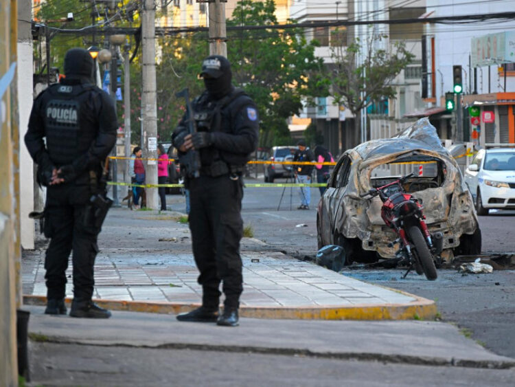 Coche bomba estalla en Quito sin dejar víctimas