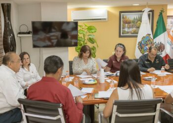 SET presente en la Sección 30 del SNTE, en sesión de fideicomiso de apoyo a las tecnologías