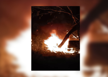 Lo rescatan de morir calcinado en camioneta