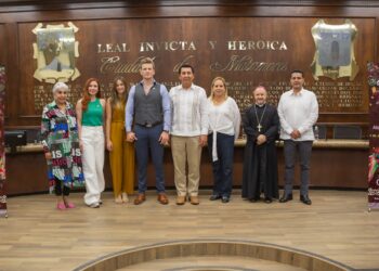 Recibe Alcalde de Matamoros Mario López a Alexander Acha “Mr. Amigo 2023”