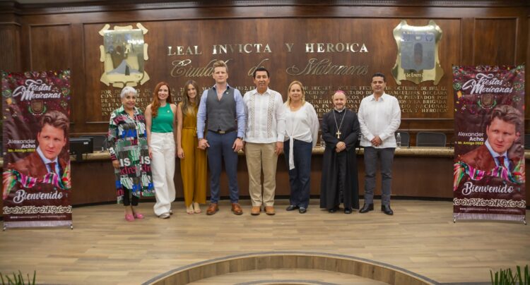 Recibe Alcalde de Matamoros Mario López a Alexander Acha “Mr. Amigo 2023”