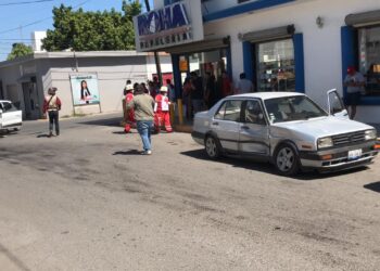 Fuerte choque de vehículos en crucero del 9 y Bravo de Cd. Victoria