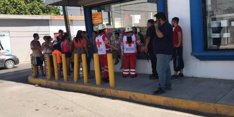 Fuerte choque de vehículos en crucero del 9 y Bravo de Cd. Victoria