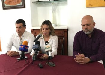 Presente Lucía Rodríguez denuncia por daño moral a su hija contra cuatro periodistas