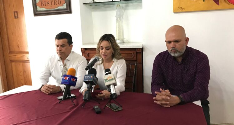 Presente Lucía Rodríguez denuncia por daño moral a su hija contra cuatro periodistas