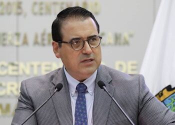 Sugiere PAN uso de colores neutrales en documentación de identificación vehicular