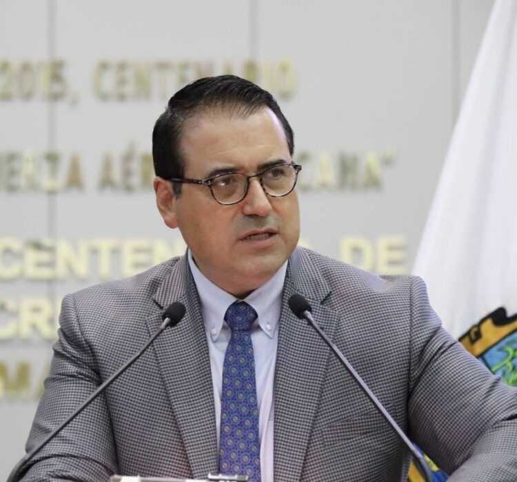 Sugiere PAN uso de colores neutrales en documentación de identificación vehicular