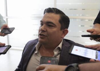 Diputado culpa a tiendas por robos; no denuncian, señala