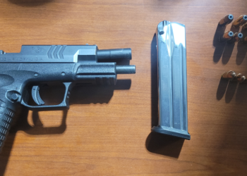 Detienen a “Coyote” iba armado