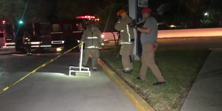 Sofocan incendio en cabina de pipa en gasolinera de Cd. Victoria