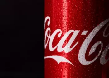¿Cómo operar con acciones de Coca Cola?