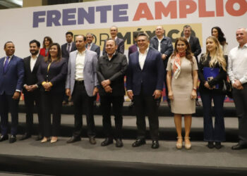 Siete aspirantes presidenciales del Frente Amplio por México cumplen con firmas