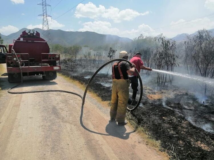 Sequía y calor disparan incendios de lotes baldíos en la ciudad