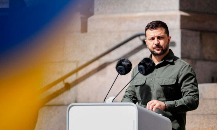 Zelenski pide acelerar la incorporación de F-16 para ucrania