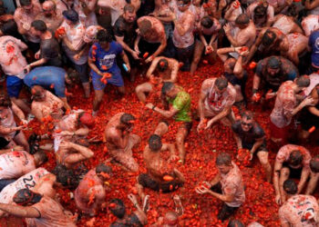 Tomatina 2023: ¡la batalla de tomates más grande se Pinta de rojo internacional!”