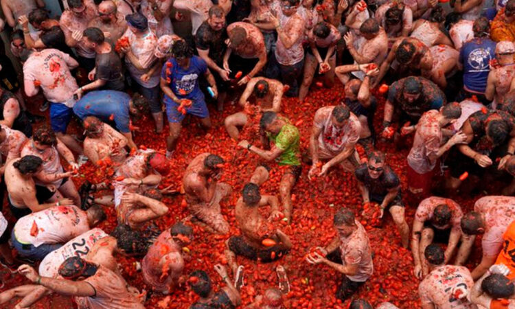 Tomatina 2023: ¡la batalla de tomates más grande se Pinta de rojo internacional!”