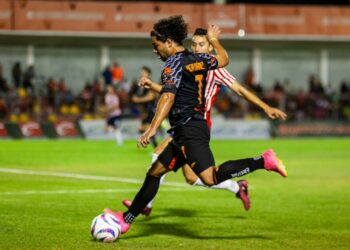 Rescata empate Correcaminos en casa con remontada épica