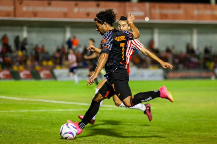 Rescata empate Correcaminos en casa con remontada épica