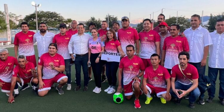 Da Lalo Gattás zapatazo inaugural en Torneo Intermunicipal de Fut-7