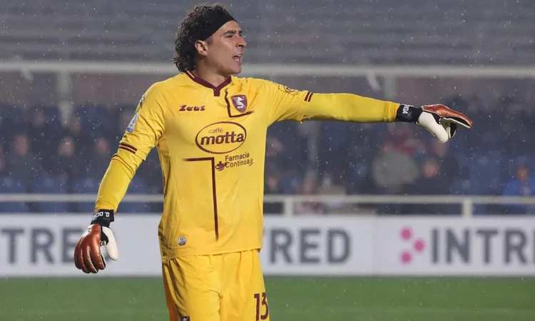 Guillermo Ochoa se incorpora al Salernitana