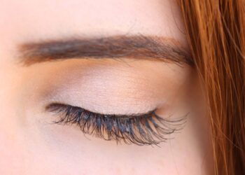 Consejos para fortalecer y alargar tus pestañas