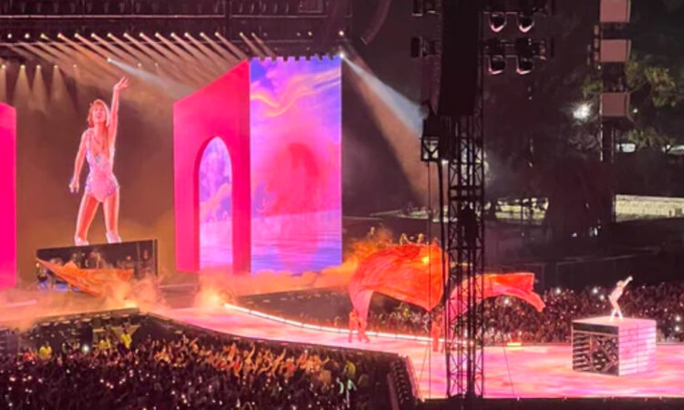 Taylor Swift y Sabrina Carpenter encienden el foro sol en Ciudad de México